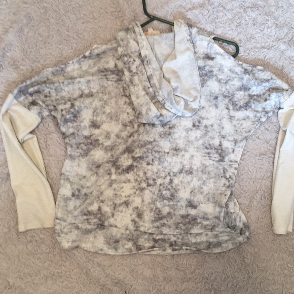 GB marble hoodie with open shoulders - Picture 2 of 2